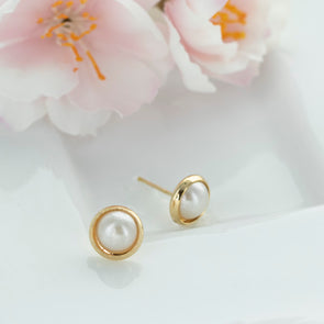 Small Goldtone Edge Pearl Studs