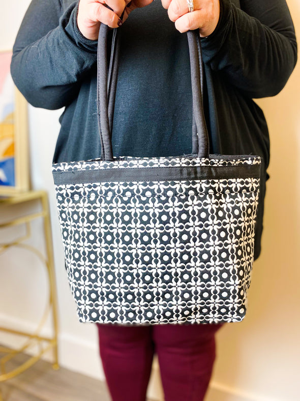 Black/White 2 Handle Tote